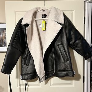 NEW WITH TAGS Plus size size 18 Boohoo leather / faux fur aviator jacket